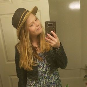 Meet your Posher, Amber